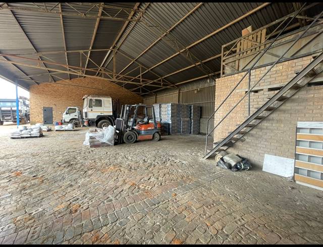 6,817M² INDUSTRIAL YARD FOR SALE IN ANZAC